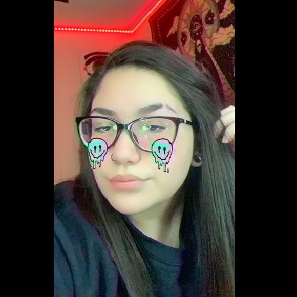 Meet your Posher, Izzy🥰 - Picture 1 of 1